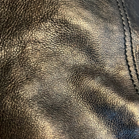 YSL Downtown Tote - Picture 14 of 16